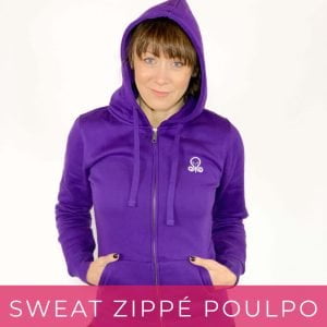 Sweat zippé violet avec capuche.