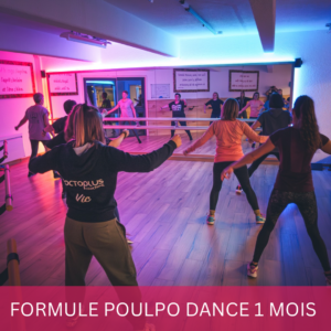 Cours de pole dance collectif sous éclairage coloré